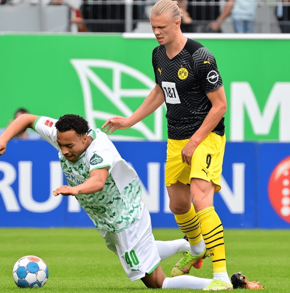 日本完胜勒沃库森,马尔基尼奥斯高光表现的简单介绍 日本完胜勒沃库森,马尔基尼奥斯高光表现的简单介绍