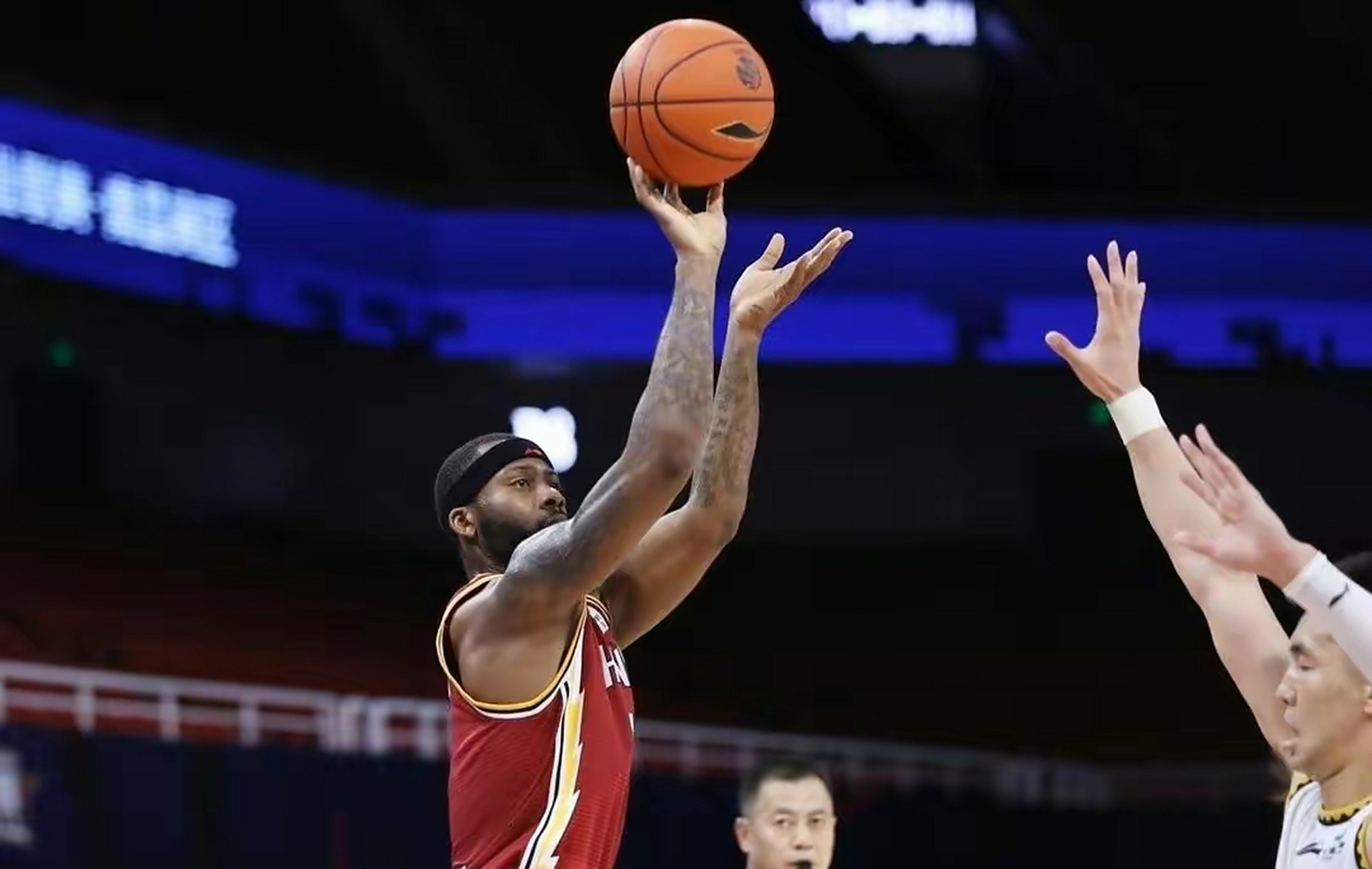 中国男篮血洗美国男篮，西蒙斯打破历史纪录的简单介绍