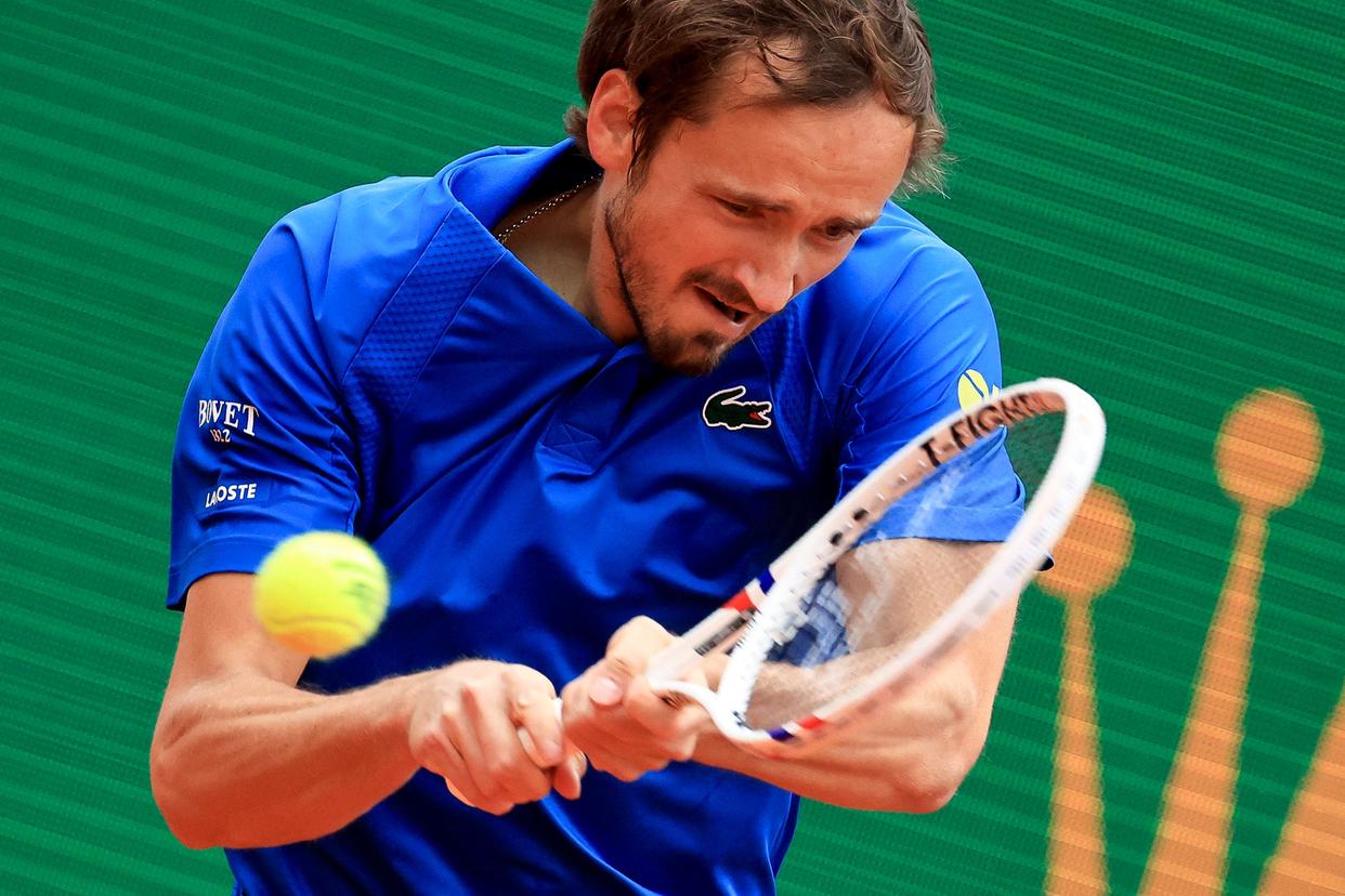 西班牙网球队绝杀法国网球队，梅德韦杰夫打破历史纪录