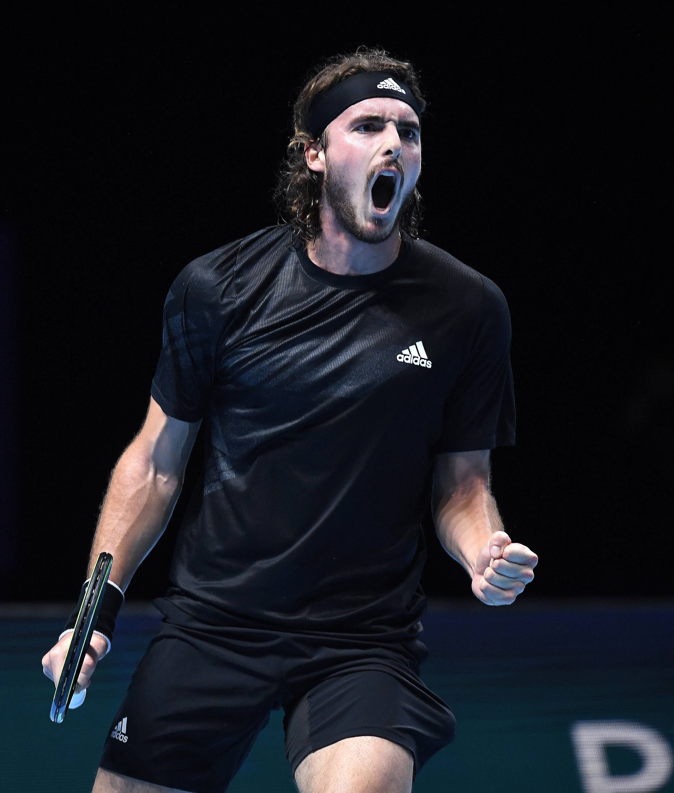 日本网球队完胜西班牙网球队,西西帕斯爆发神勇 日本网球队完胜西班牙网球队,西西帕斯爆发神勇