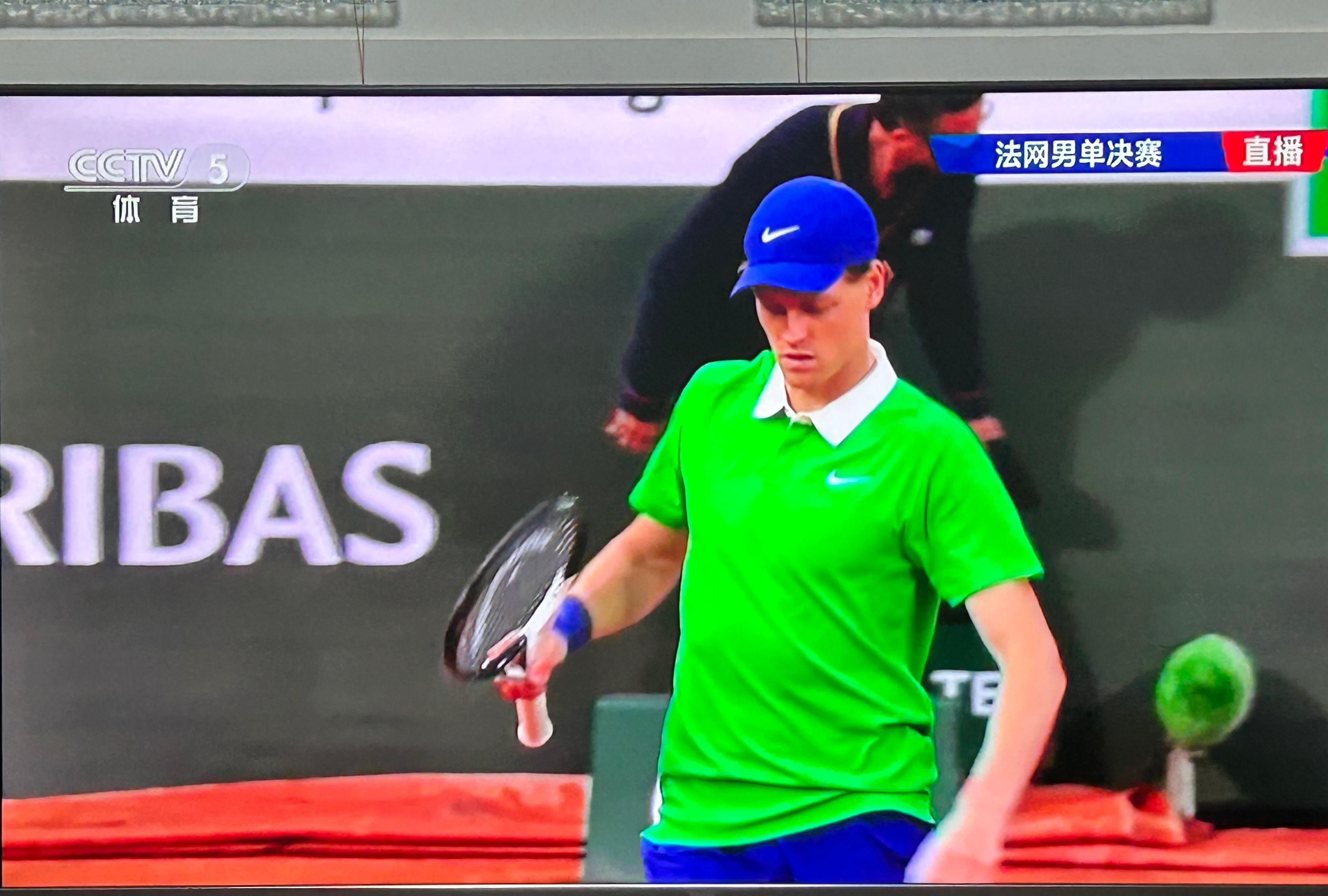 日本网球队鏖战西班牙网球队，瓦林卡三分雨点燃全场的简单介绍