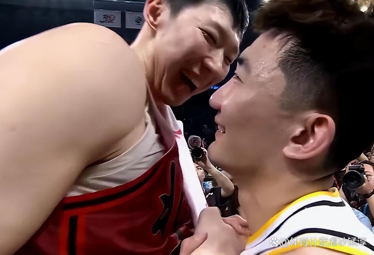 新疆队完胜天津队，周琦扛起全队