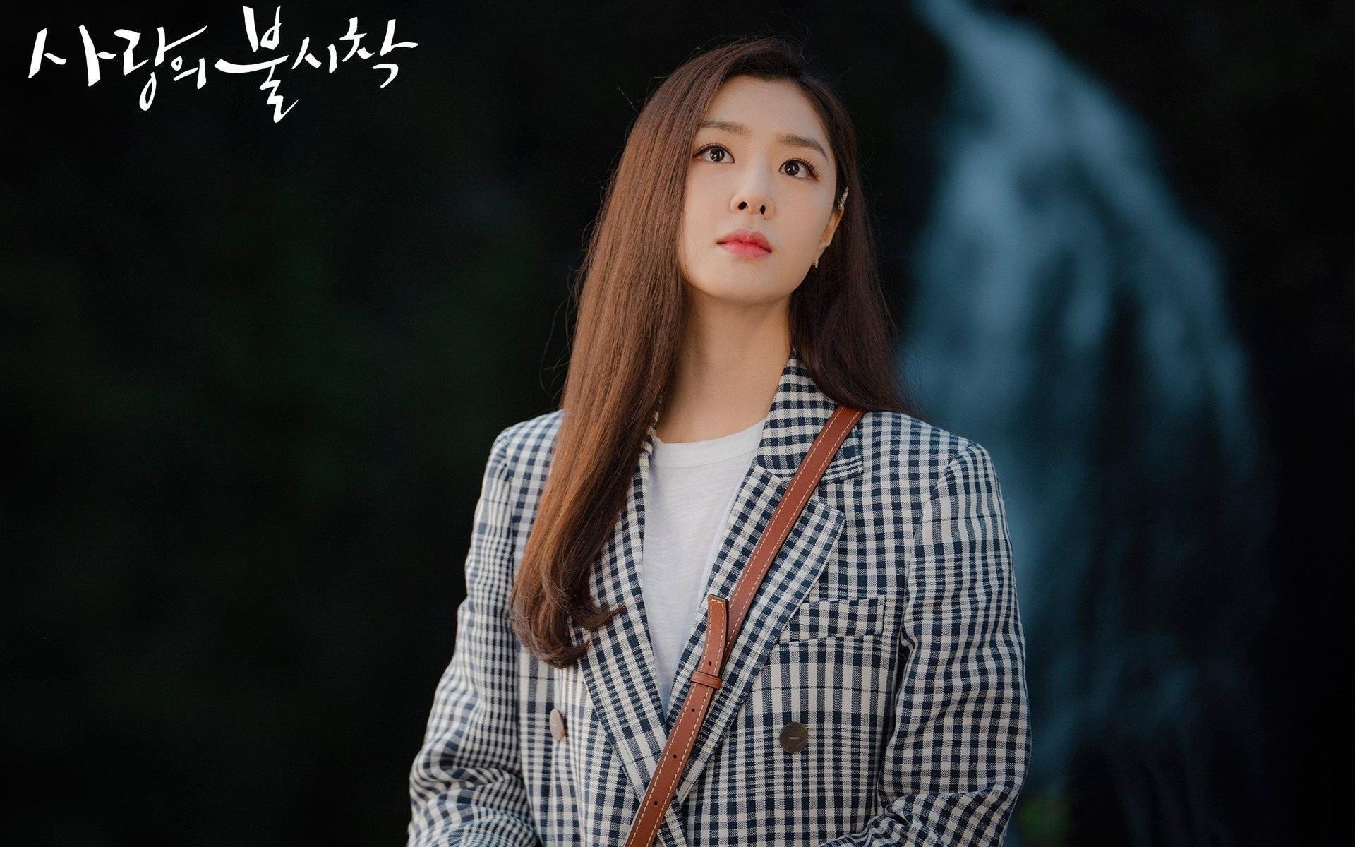 巴黎夜的两面，横扫的狂澜与惊艳的孤星