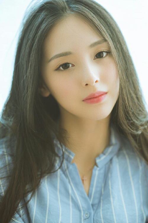 光影交错的一天，湖人险胜猛龙与布克刷新纪录的篮球双城记