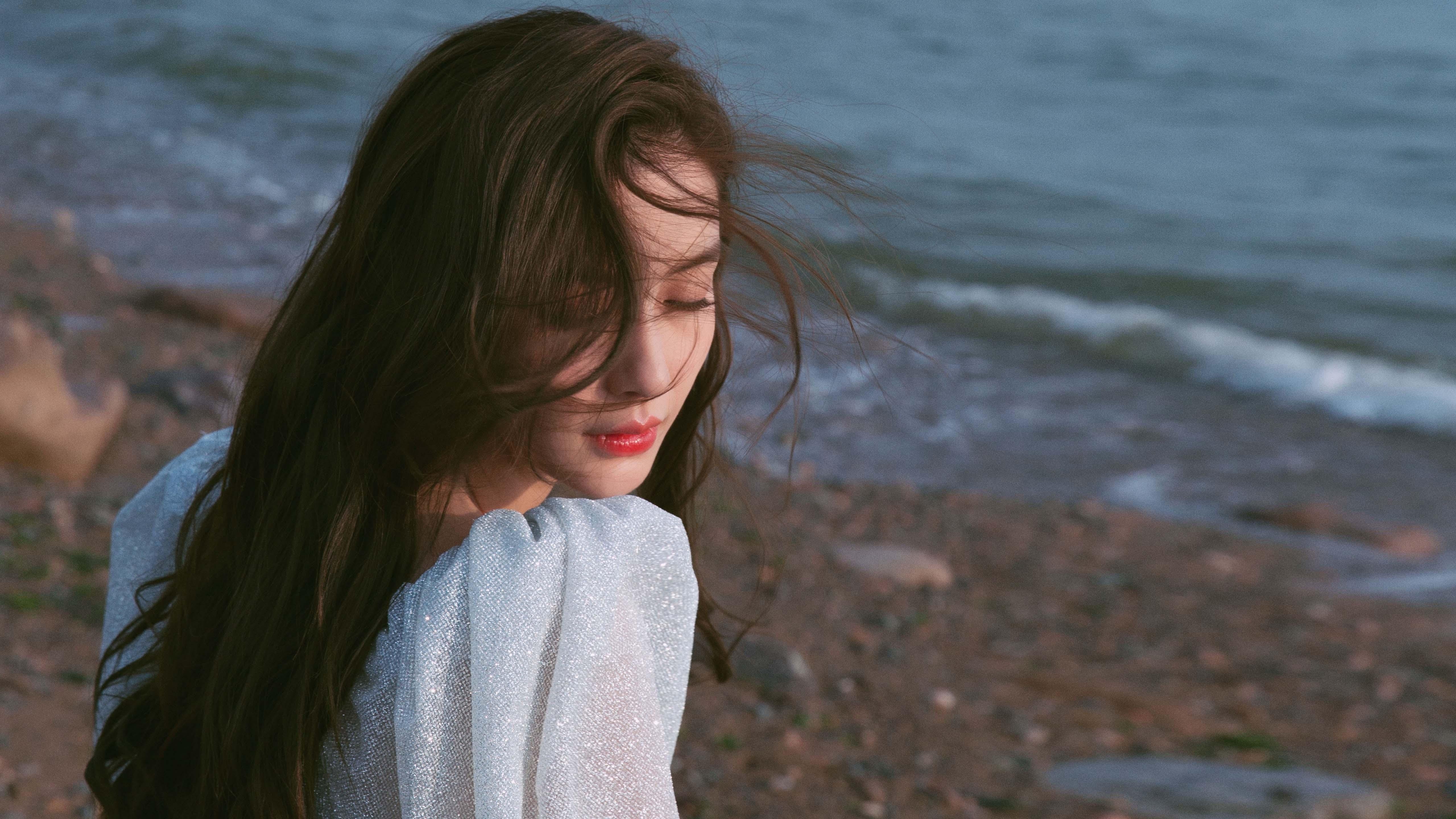 看到您给出的关键词组合，我注意到一个有趣的跨界—欧冠是足球巅峰赛事，而鹈鹕与黄蜂则是NBA球队。这恰恰为我们提供了一个绝佳的创意切入点，用篮球世界的战术比喻，来解读足球场上的风云对决