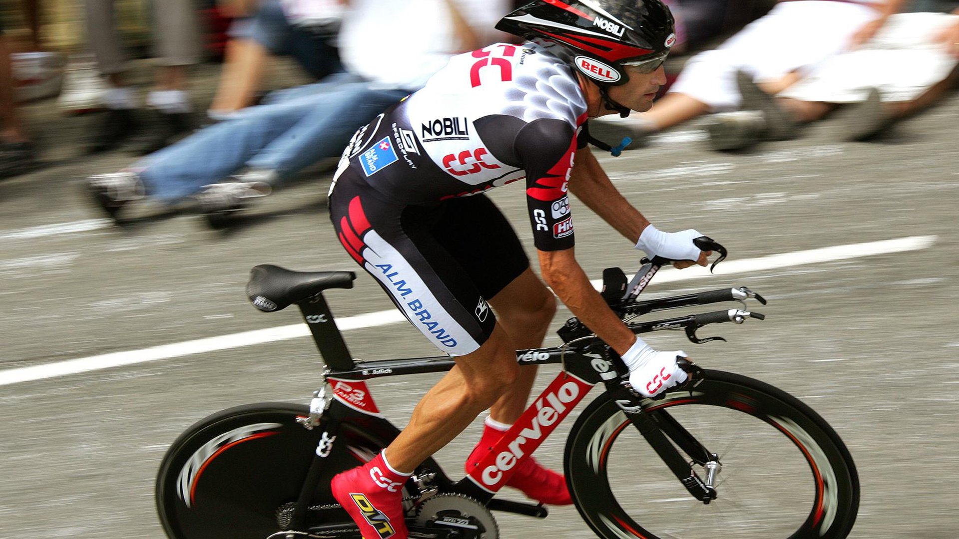 当足球的悬念在西甲被终结，F1的节奏在摩纳哥被接管—论竞技场上决定性瞬间的艺术