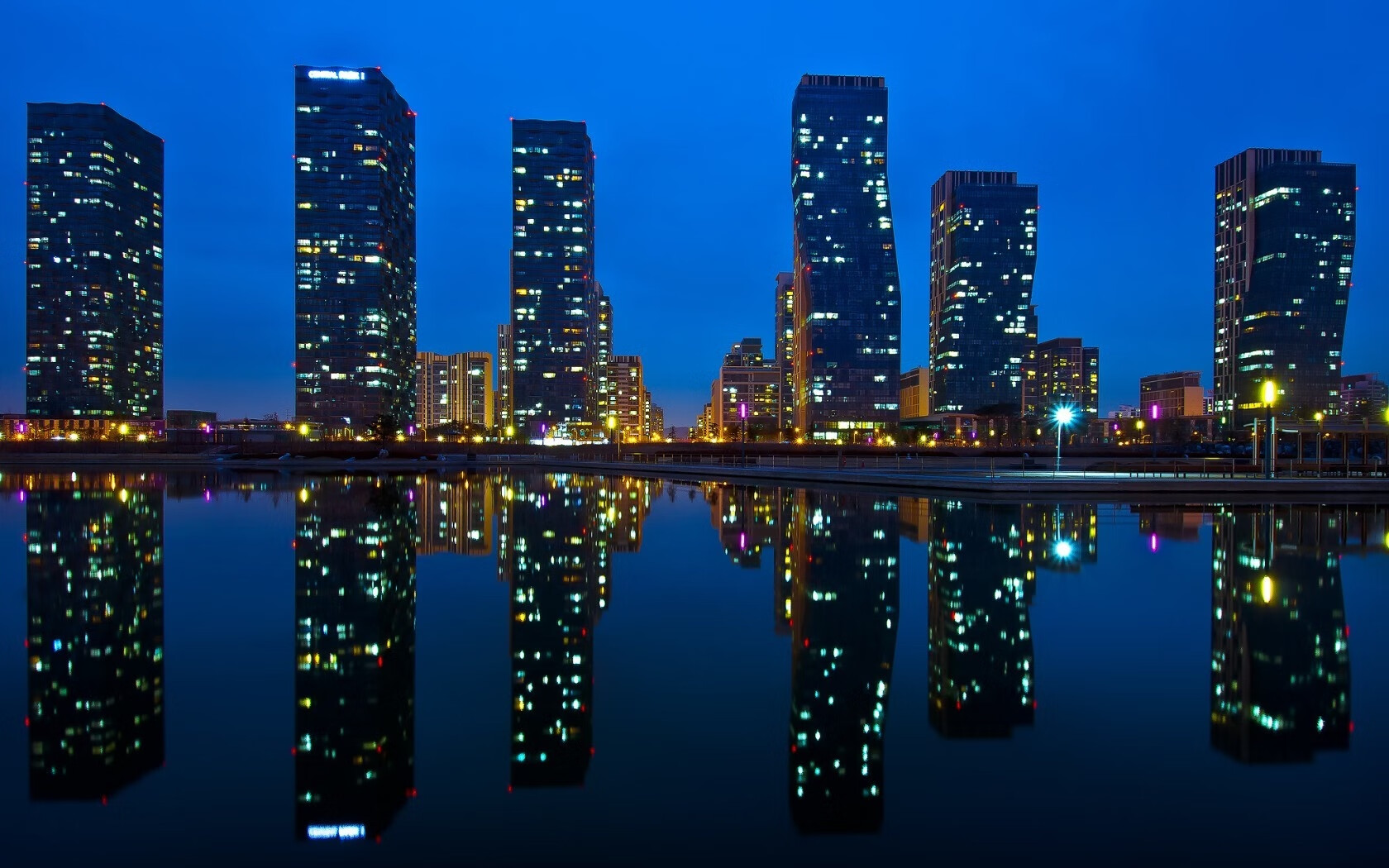 安哥拉的钢铁城墙，当猎豹穆勒的满分表演撕裂威尔士童话