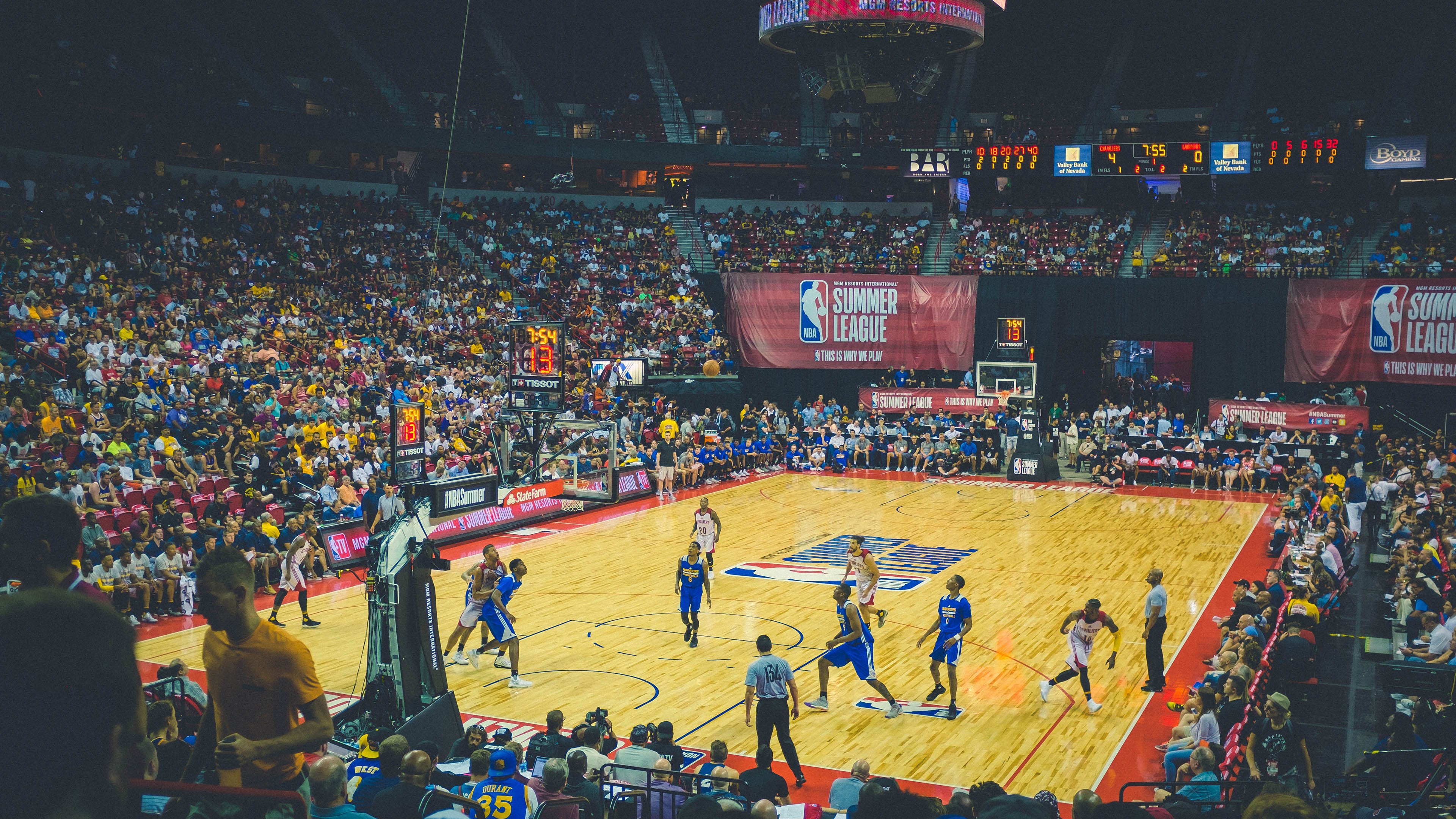 当乌鲁木齐红山遇上新奥尔良，大场面先生克莱的三分箭