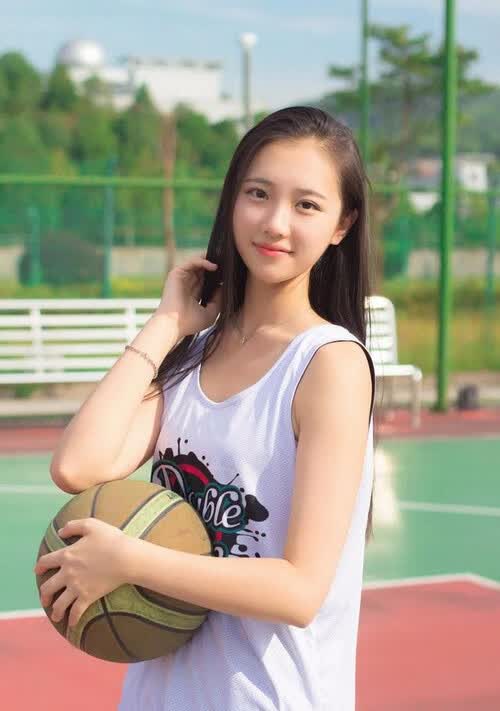 蓝白狂想曲,当乌拉圭的坚韧碾过智利的铁血,穆西亚拉用天才之火照亮逆转之夜